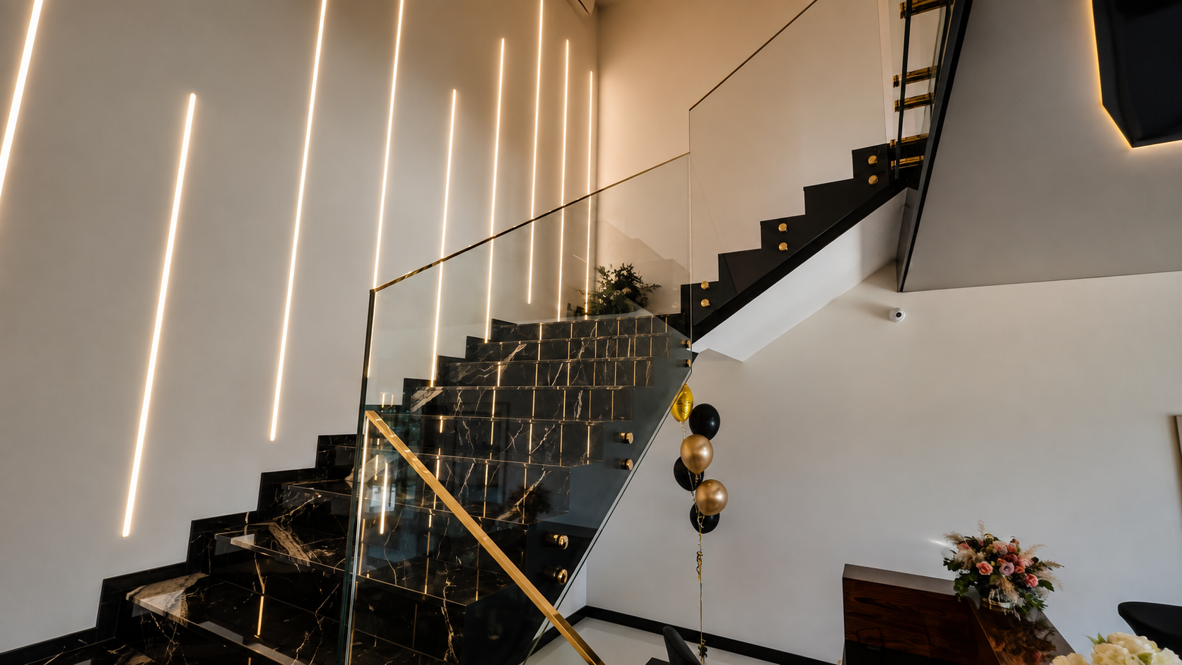 Balustrady całoszklane - realizacja OLIGOTECH